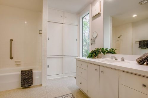 11150 Fernald Ave, Dallas TX 75218-1203 exterior