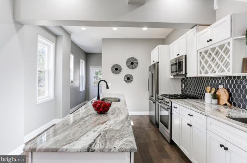 30 Race Ave, Lancaster PA 17603-3149 exterior