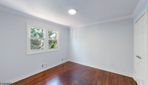 6 Malanga Ct, Scotch Plains NJ exterior