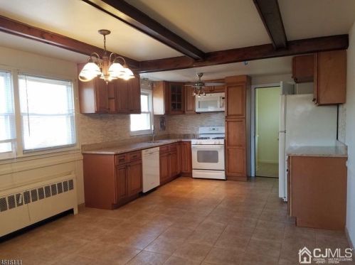 46 Willow Ave, Iselin NJ  08830-1524 exterior