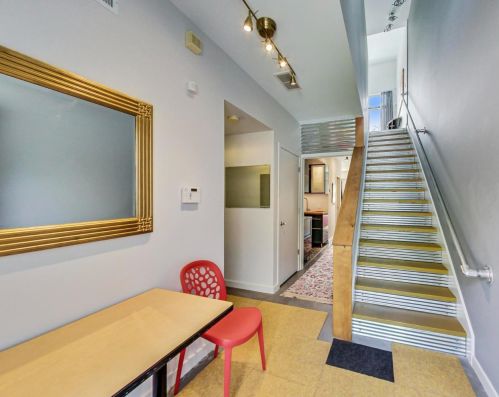 9571 Oak Ave, Gary, IN 46403-1707