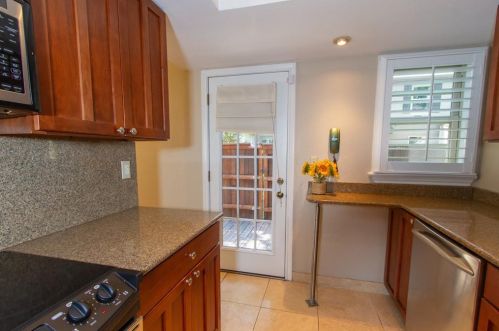 6334 Bordeaux Ave, Dallas TX  75209-5700 exterior