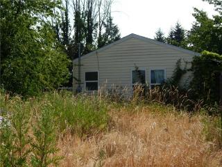 13402 7 Ave, Seattle WA  98168-2711 exterior