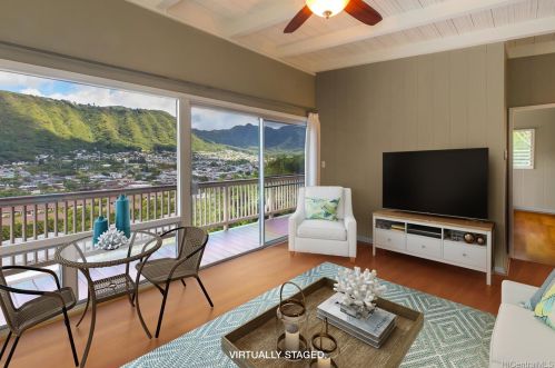 2961 Kalawao Pl, Honolulu, HI 96822-1546