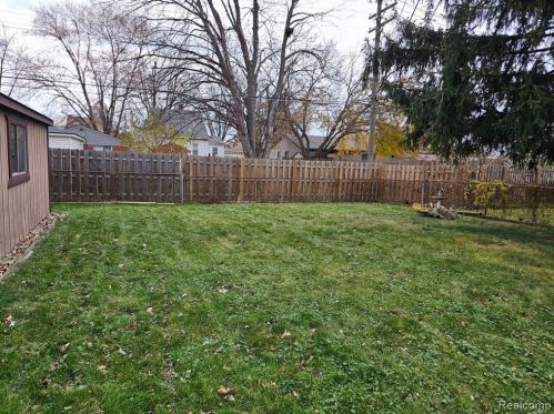 5712 Kinloch St, Dearborn Heights MI  48127-2941 exterior