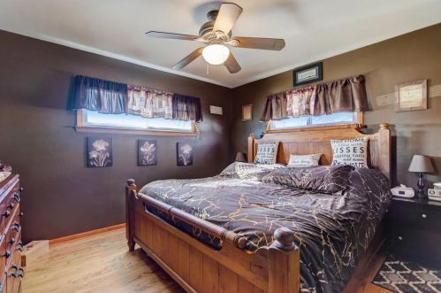 4922 Lynndale Ave, Milwaukee WI 53220-2069 exterior