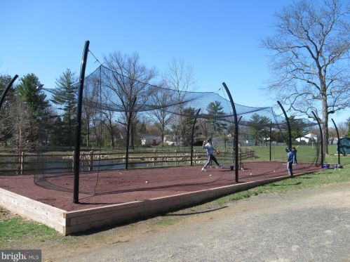 3653 Warfield Dr, Huntingdon Valley PA 19006-3423 exterior