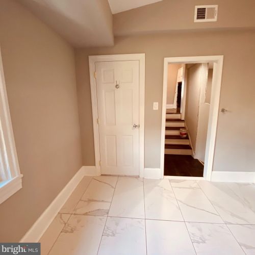 776 Front St, Philadelphia PA 19147-3523 exterior