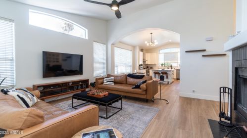 14015 33rd St, Phoenix AZ  85044-8715 exterior