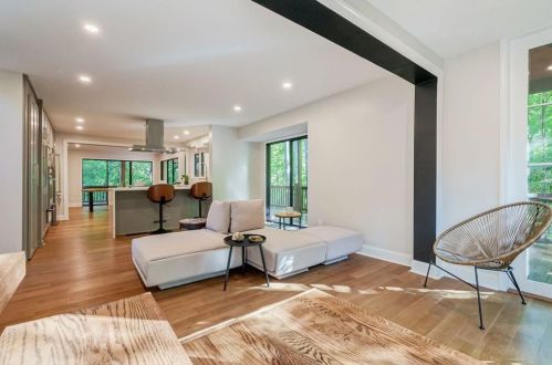 620 Colebrook Ct, Atlanta GA  30327-4710 exterior