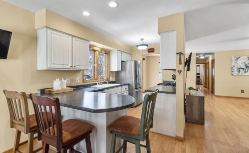 1605 Tarragon Dr, Madison WI  53716-1858 exterior