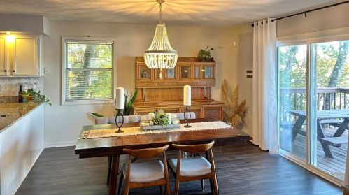 8470 Lk Dr, Lithonia GA 30039-6568 exterior