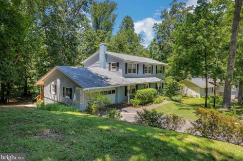 16604 Killdeer Dr, Rockville, MD 20855-1926