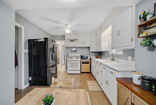 3259 Knl Blvd, Milwaukee WI 53222-3362 exterior