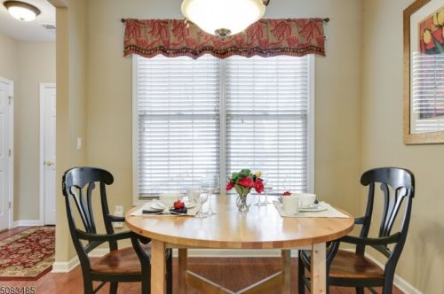 26 Hopkins Ct, Parsippany, NJ 07054-2271