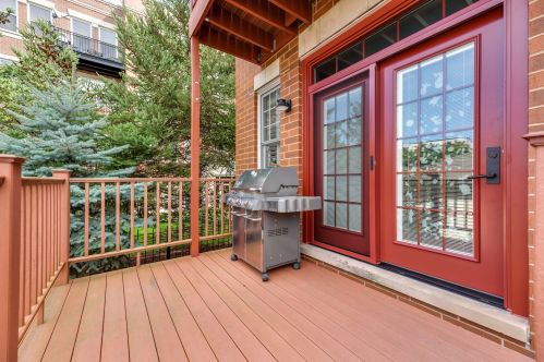 344 Scott St, Chicago IL 60610-0043 exterior