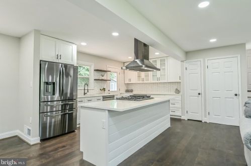 2002 Belle View Blvd, Alexandria VA 22307-1360 exterior