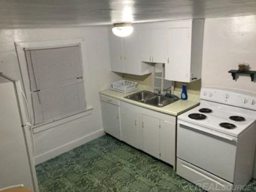 51224 Base St, New Baltimore MI 48047-6610 exterior