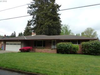 2111 114th Pl, Portland OR  97216-3672 exterior