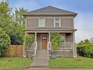 4635 Minnesota Ave, Portland, OR 97217-3631