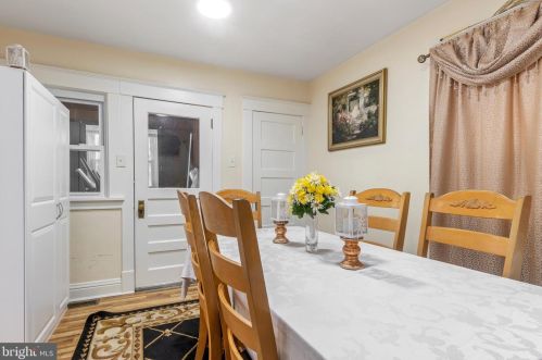 302 9 St, Chester PA 19013-1712 exterior