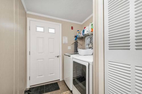 1 Rex Dr, Concord NH 03303-4166 exterior