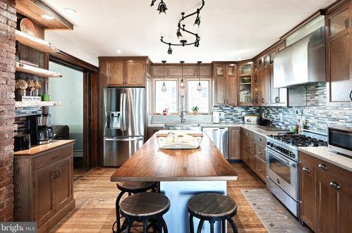 716 Hanover Pike, Littlestown PA 17340-9701 exterior