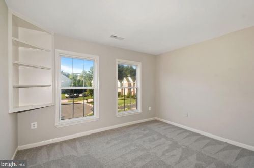 6149 Cobbs Rd, Alexandria VA 22310-1647 exterior