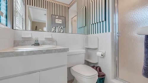 4038 Shorecrest Dr, Orlando FL 32817-1255 exterior