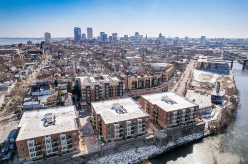 1925 Water St, Milwaukee WI  53202-1583 exterior