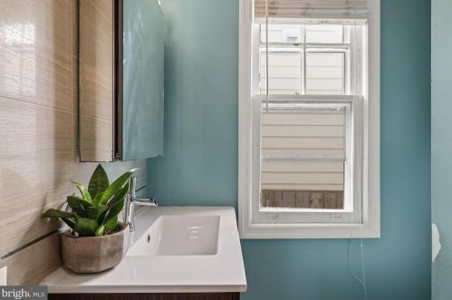 856 Venable Pl, Washington DC 20012-2611 exterior