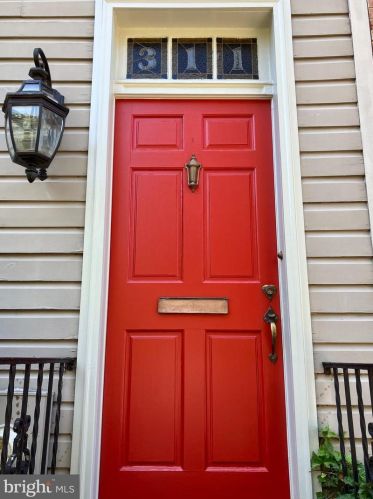 311 5 St, Washington DC 20003-1104 exterior