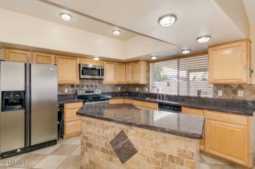 3061 Betty Elyse Ln, Phoenix AZ 85032-4296 exterior