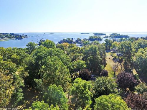 42 Ritch Ave, Greenwich CT 06830-6221 exterior