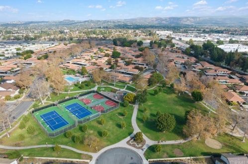 2171 Snowberry Rd, Tustin CA 92780-6931 exterior