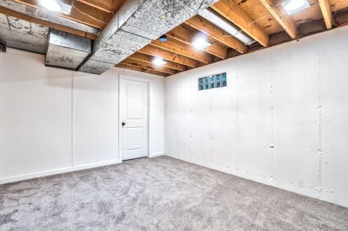 1202 Sprucebrook Dr, Kalamazoo MI 49048-5814 exterior