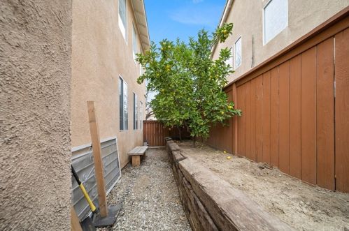 42071 Orange Blossom Dr, Temecula CA 92591-5543 exterior