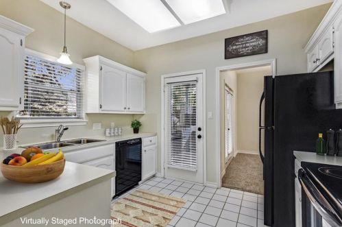 208 Ashworth Dr, Austin TX 78746 exterior