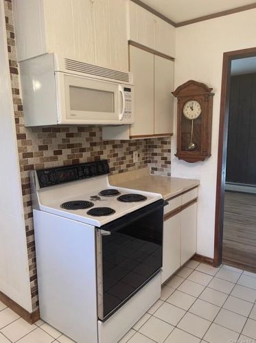 15 Needle Ln, Poughkeepsie NY 12603-4814 exterior