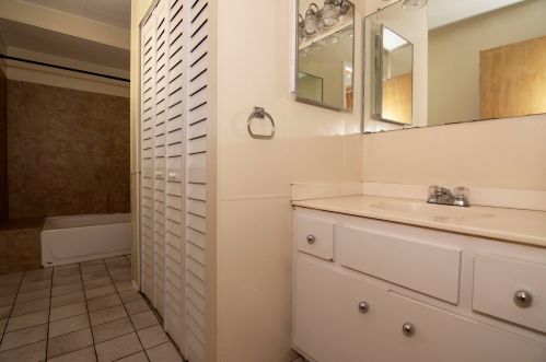 458 Asbury Ln, Fort Pierce FL  34983-2204 exterior