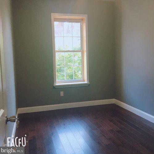 1429 Girard Ave, Philadelphia PA 19121-1625 exterior