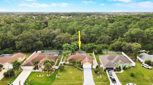 1826 Leafy Rd, Fort Pierce FL  34953-1392 exterior