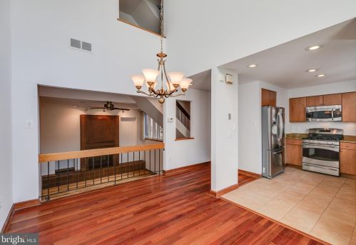 747 3 St, Philadelphia PA 19147-3324 exterior