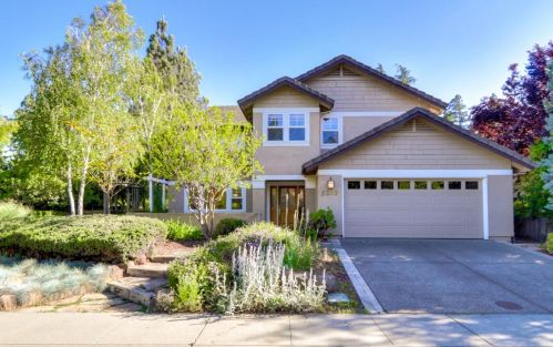 2302 Isle Royale Ln, Davis CA 95616-6617 exterior