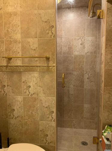 58 Vly Grn Dr, Valley Stream NY 11581-3635 exterior