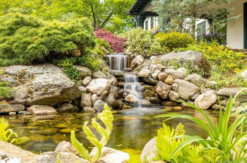 49 Mtn Spg Rd, Farmington CT 06032-1613 exterior