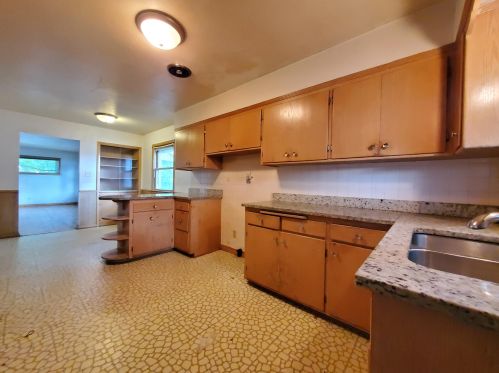 7100 Hope Ave, Milwaukee WI 53216-1058 exterior