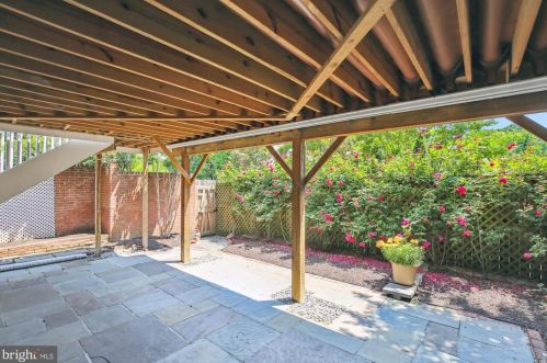 6340 Golf Crse Sq, Alexandria VA 22307-1225 exterior