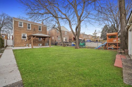 7339 Washtenaw Ave, Chicago IL 60645-1401 exterior