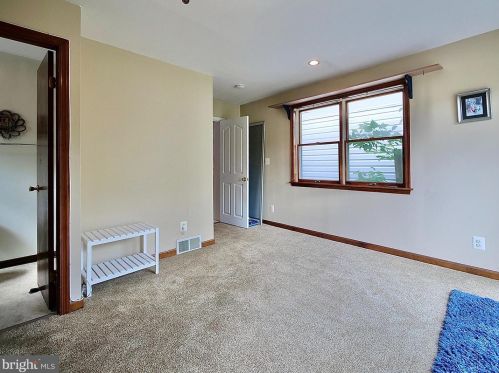 21 Andrews Ave, Manor PA 19036-0012 exterior